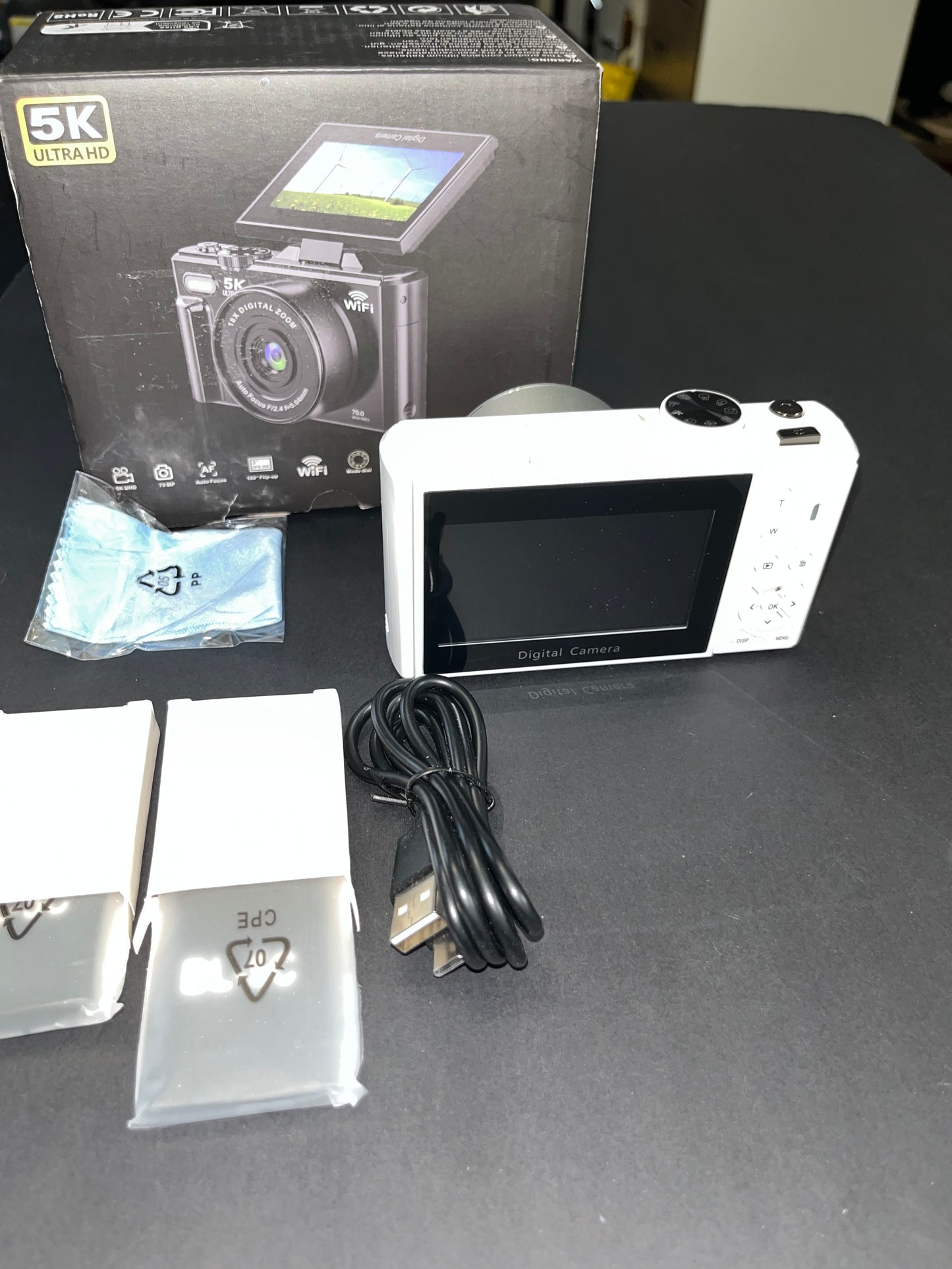 5K Digital Camera - Wifi 75MP UHD-Autofocus Vlogging & YouTube compatible with 3" Flip Swival Screen