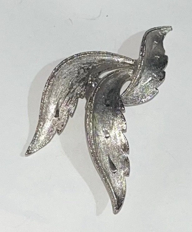 Vintage Signed J.J JONETTE Textured Leave Pin Brooch Silver Tone Jewelry Fashion
