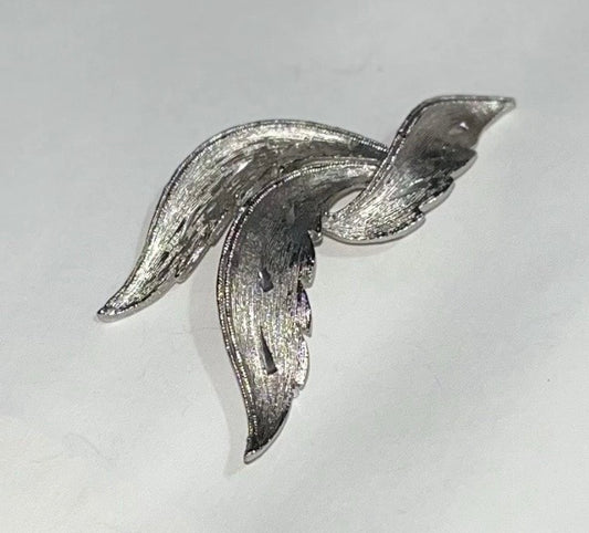 Vintage Signed J.J JONETTE Textured Leave Pin Brooch Silver Tone Jewelry Fashion