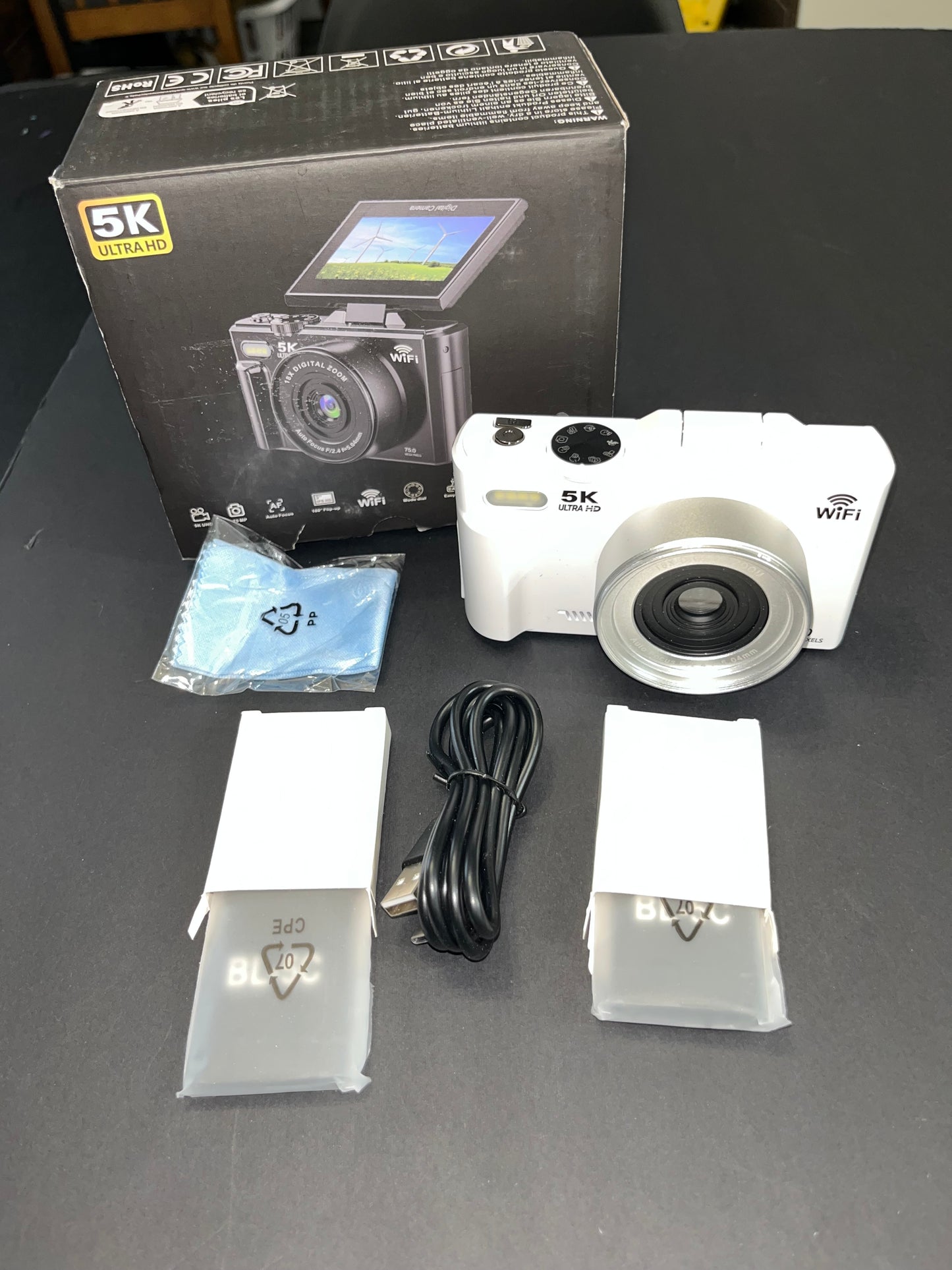 5K Digital Camera - Wifi 75MP UHD-Autofocus Vlogging & YouTube compatible with 3" Flip Swival Screen